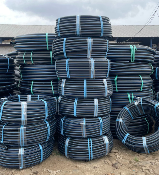 Tumpukan pipa HDPE roll